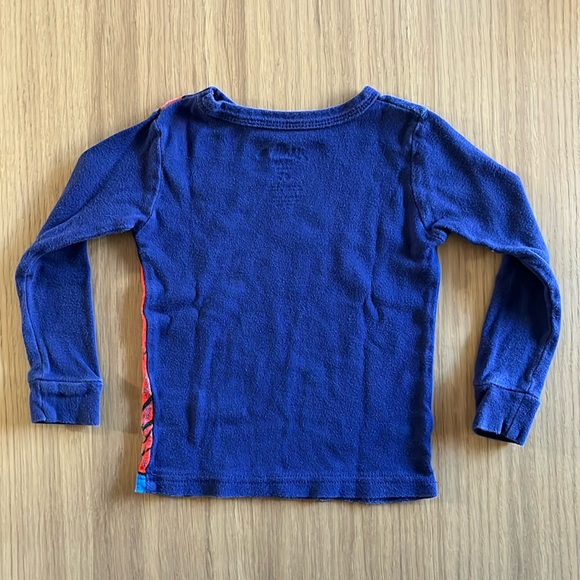 Marvel, 2-sets of Spider pajamas, size 4T, but it runs smaller - Picture 11 of 14